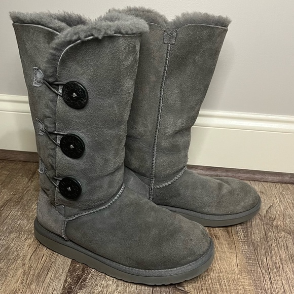 UGG Shoes - UGG sz 7 Gray Bailey Button Triplet Tall Boots S/N 1873